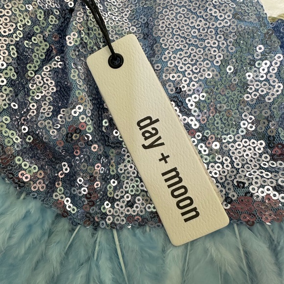 Blue glitzy top - Picture 3 of 4